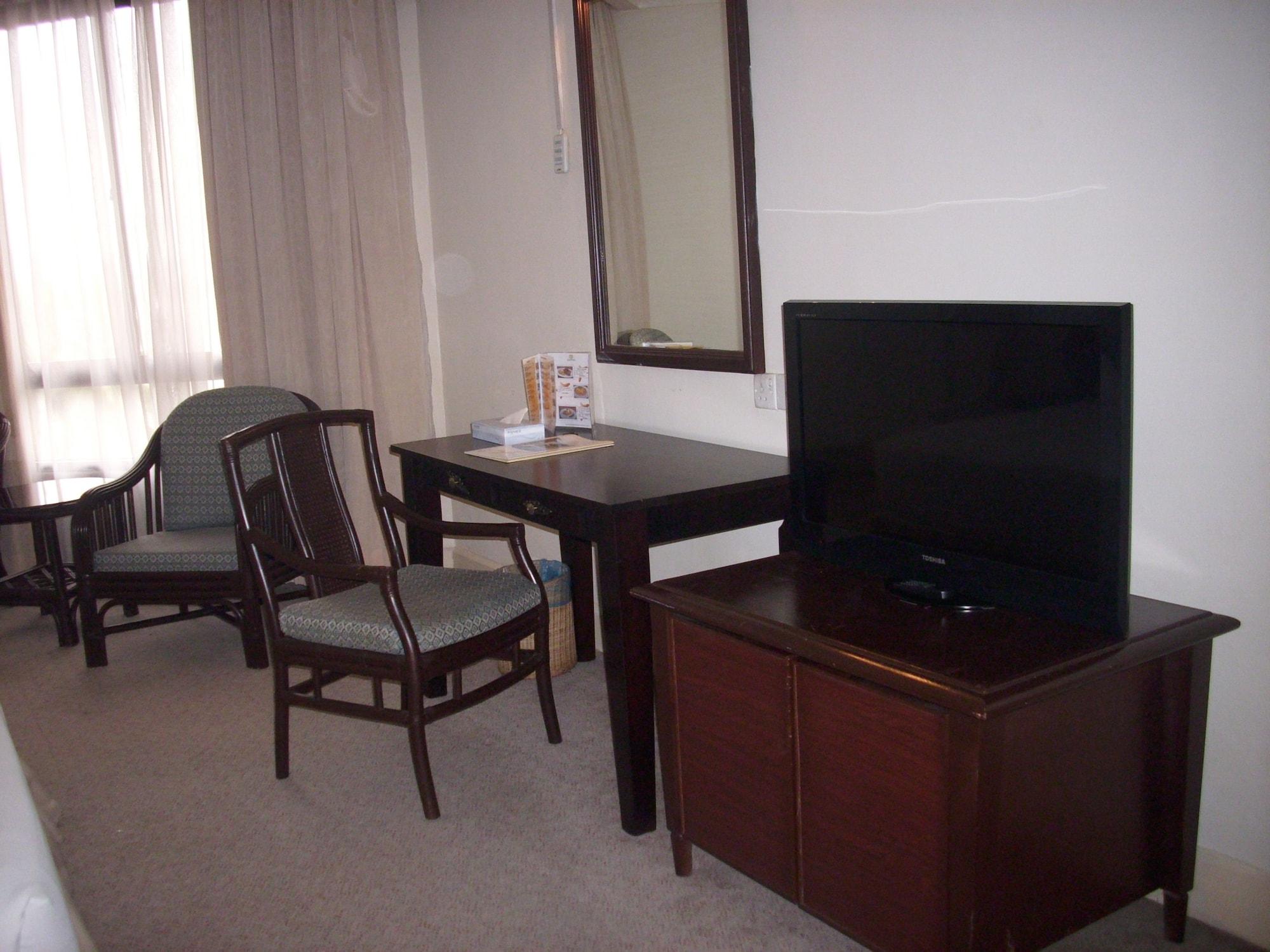 The Orient Star Resort Лумут Екстериор снимка