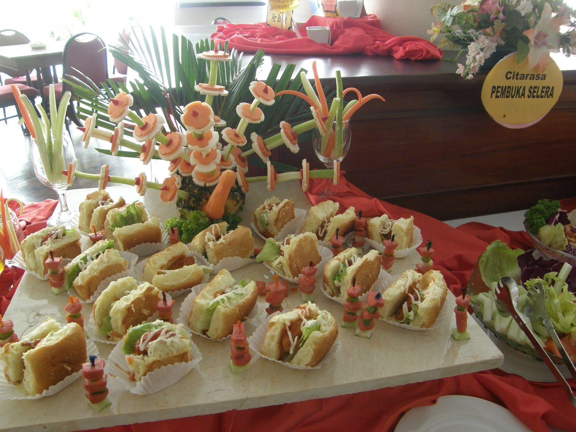 The Orient Star Resort Лумут Екстериор снимка