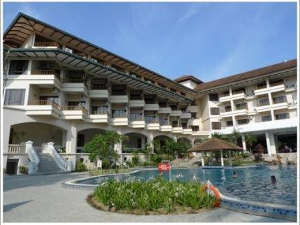 The Orient Star Resort Лумут Екстериор снимка